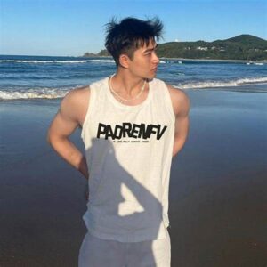 Kesederhanaan Dalam Fashion Pria Korea