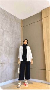 Kreasi Hijab Simple Tetap Elegan