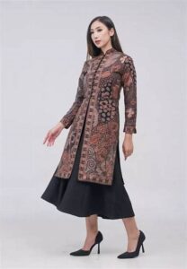 Pilihan Busana Elegan Wanita
