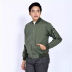 Kombinasi Outfit Jaket Bomber 2025