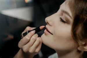 Lipstik Sehari-hari Warna Natural 2025