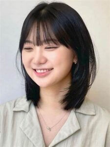 Potongan Rambut Pendek Wajah Bulat
