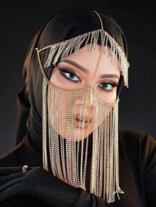 Kiat Makeup Kilau Emas Arabian