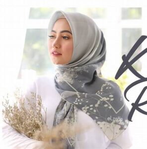 Tips Tampil Elegan Dengan Hijab Sederhana