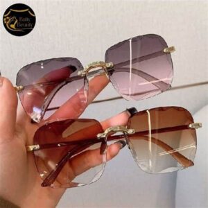 Kacamata Hitam Oversized Elegan