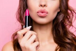 Lipstik Warna Trendi 2025 Untuk Tampilan Memukau