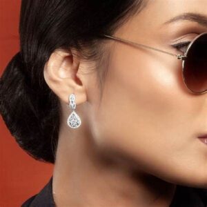 Model Anting Wanita 2025 Yang Cocok Untuk Berbagai Outfit