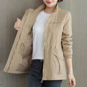 Pilihan Jaket Stylish Artis Wanita