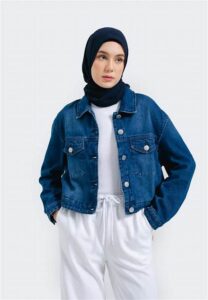 Pilihan Warna Jaket Jeans Wanita Modis