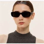Kacamata Hitam Wanita Bergaya Futuristik