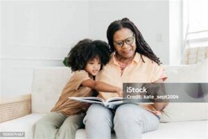 Membaca Buku Cerita Bersama