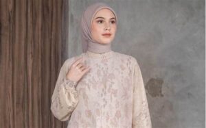 Warna Busana Wanita Populer