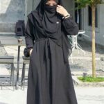 Busana Muslimah Bercadar Modern