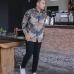 Inspirasi Batik Elegan Dengan Jeans