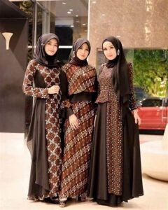 Kombinasi Warna Busana Semi-formal