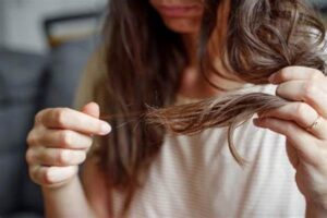 Mengatasi Rambut Kusut Dan Bergelombang