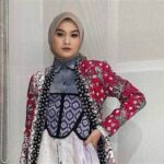 Gaya Batik Elegan Untuk Sehari-hari