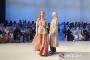 Warna Pakaian Wanita Yang Akan Tren Di Tahun 2025