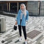 Ide Outfit Kasual Jaket Denim Wanita